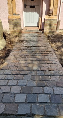 Cobble sett path