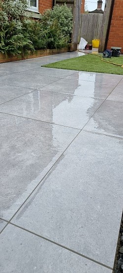 Expert porcelain installers