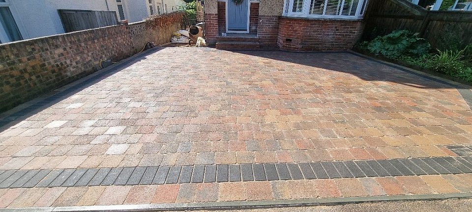 Block paved driveway installed in Fareham using Tobermore Tegula trio in Heather