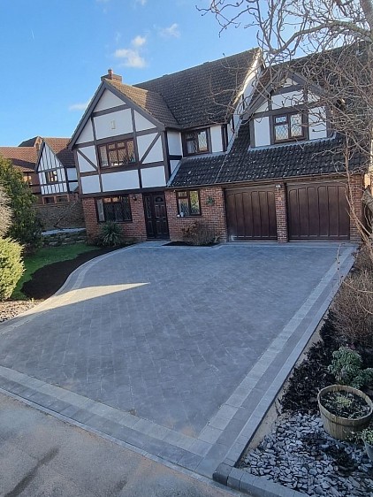 Block paved driveway installed in Hedge End, Hampshire.