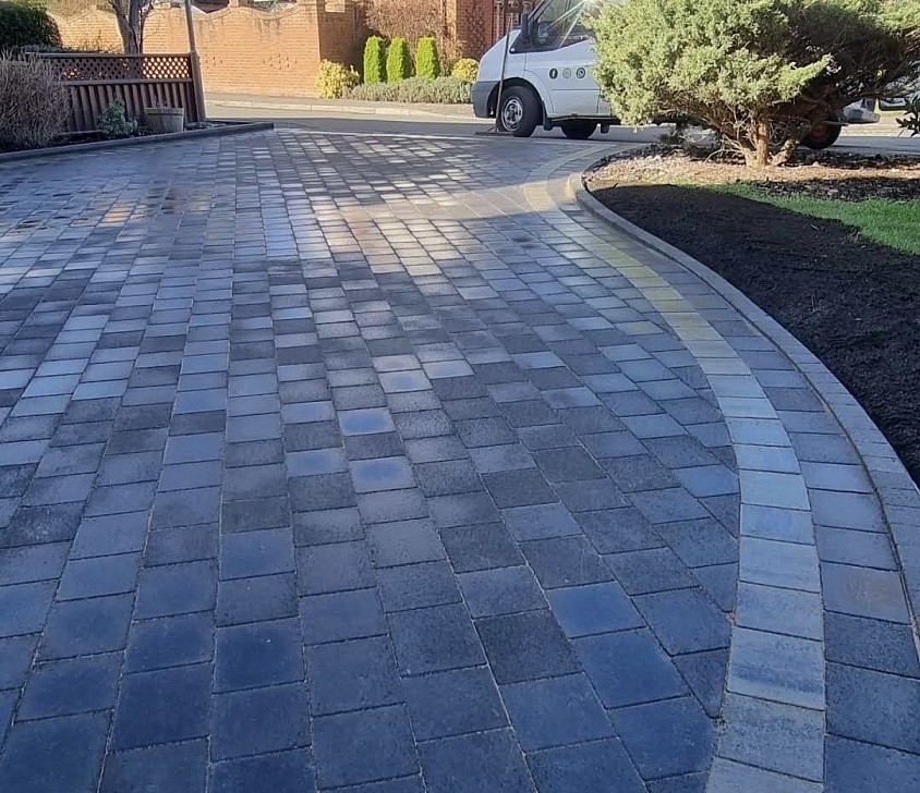 Block-paved driveways Locks Heath